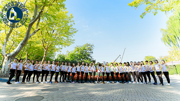 996�ڻ�����չ